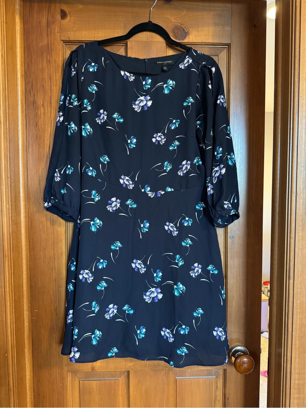 Banana republic navy blue Floral A-Line Dress with floral accents. 10P.